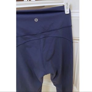 Lululemon 3/4 length blue leggings size 6